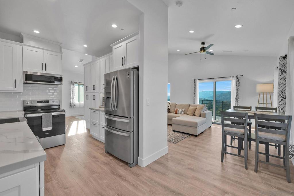 3208 Oakwood Dr