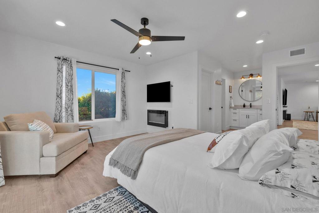 3208 Oakwood Dr