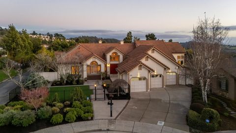 Photo of 5121 Pinecrest Dr, Oakland, CA 94605 (MLS # 41120365)