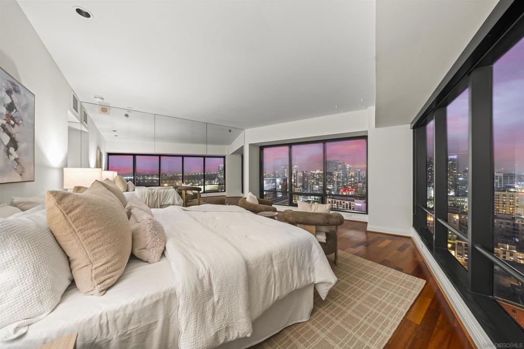 200 Harbor 2701