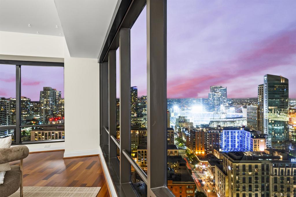 200 Harbor 2701