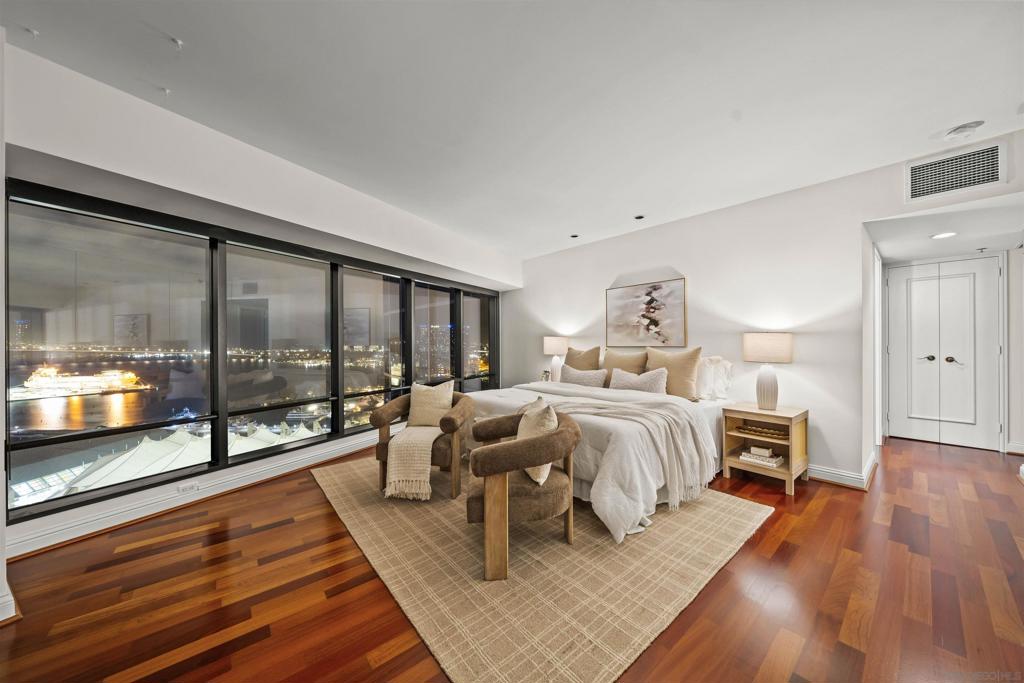 200 Harbor 2701