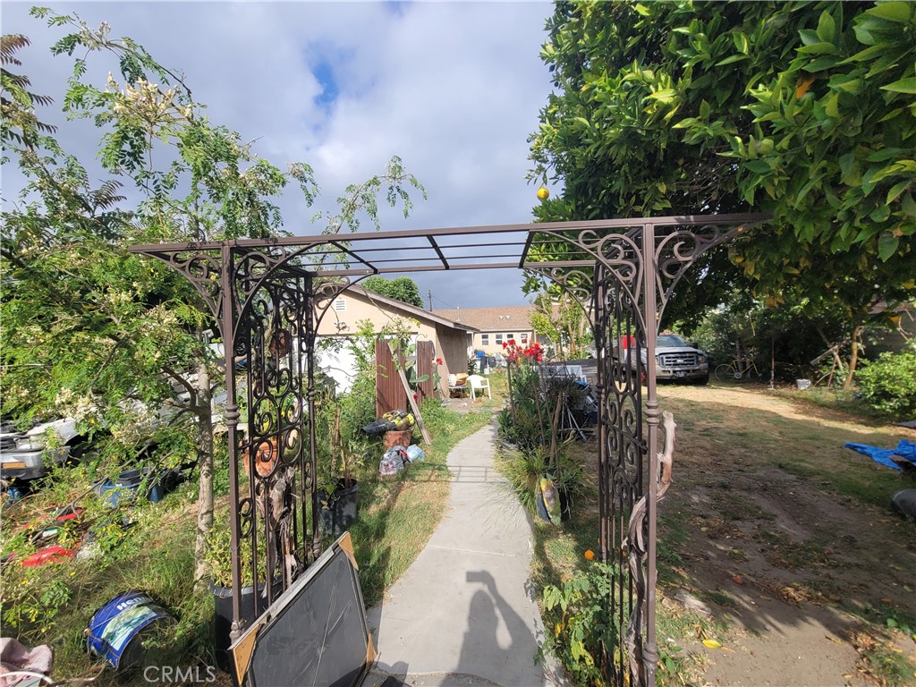 Properties 2 12907 S Willowbrook Avenue