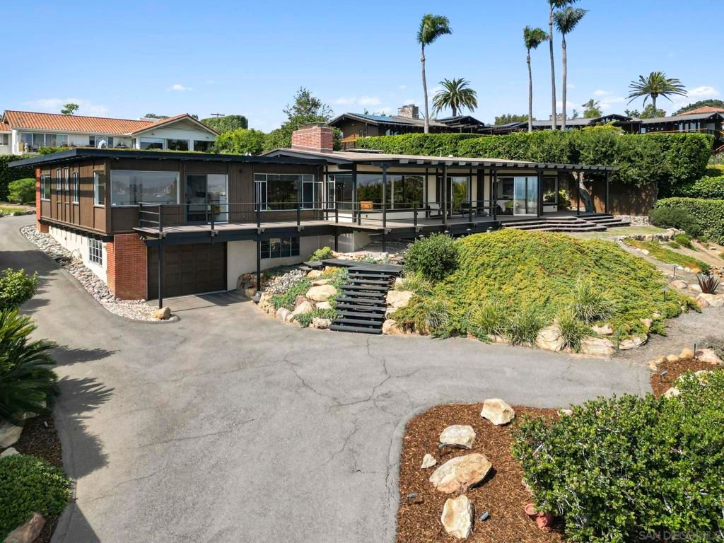 Photo of 666 San Gorgonio St St, San Diego, CA 92106 (MLS # 250041663SD)