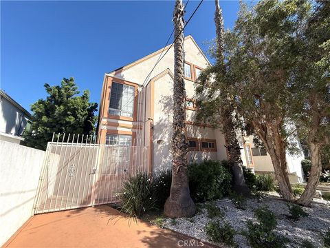 Photo of 1450 N Vista Street #102, Los Angeles, CA 90046 (MLS # SB26076322)