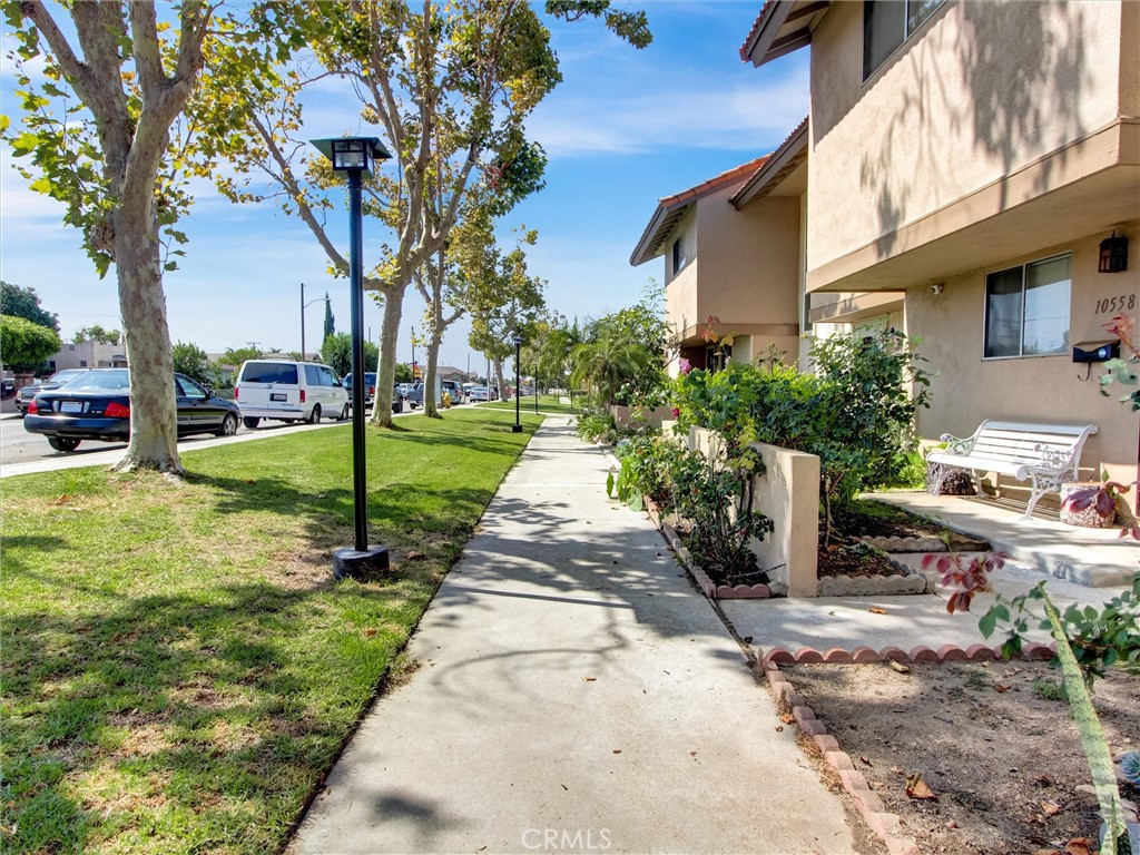 10552 Royal Oak Way