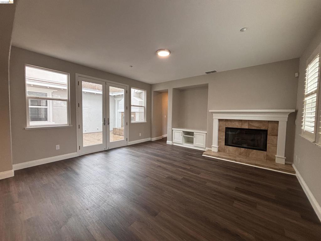 2409 2409 Boulder St