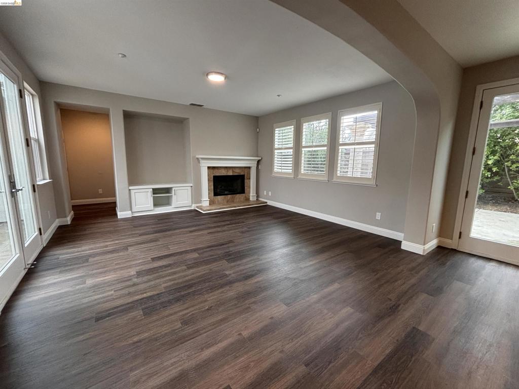 2409 2409 Boulder St