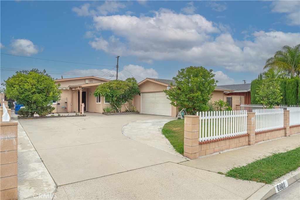 6901 Klondike Avenue