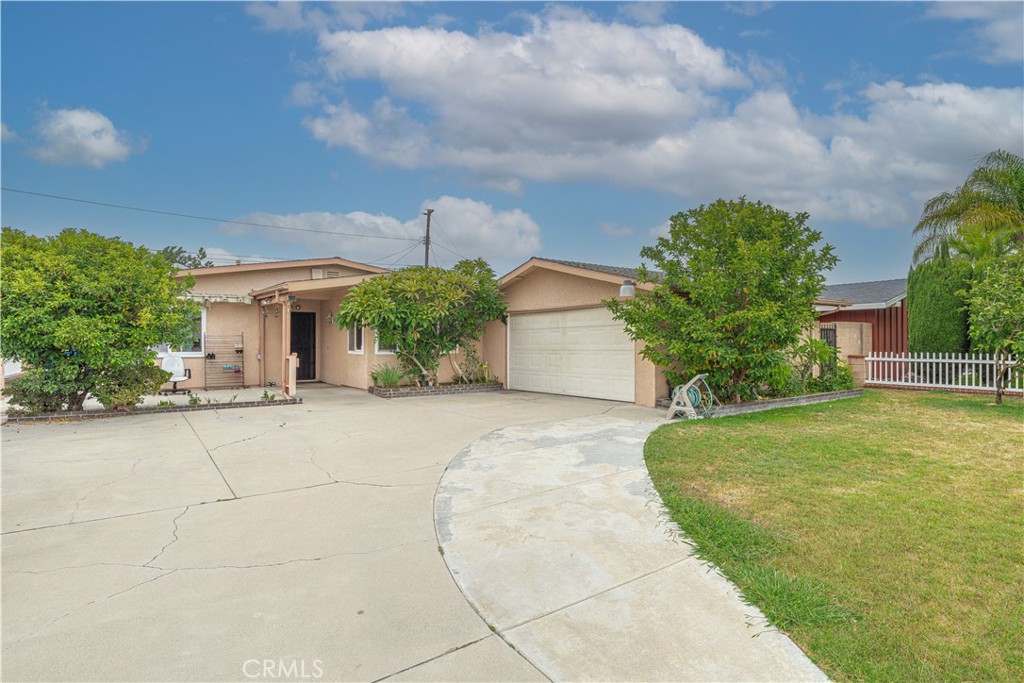 6901 Klondike Avenue