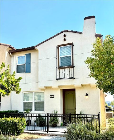 Photo of 40328 Calle Real, Murrieta, CA 92563 (MLS # SW26146755)