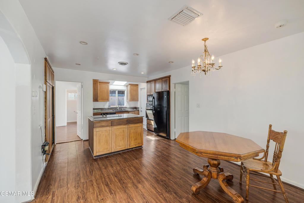 Santa Susana Knolls-166 - 1000832 - Residential