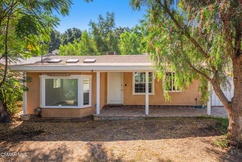 Photo of 6170 Wisteria Street, Simi Valley, CA 93063 (MLS # 225005105)