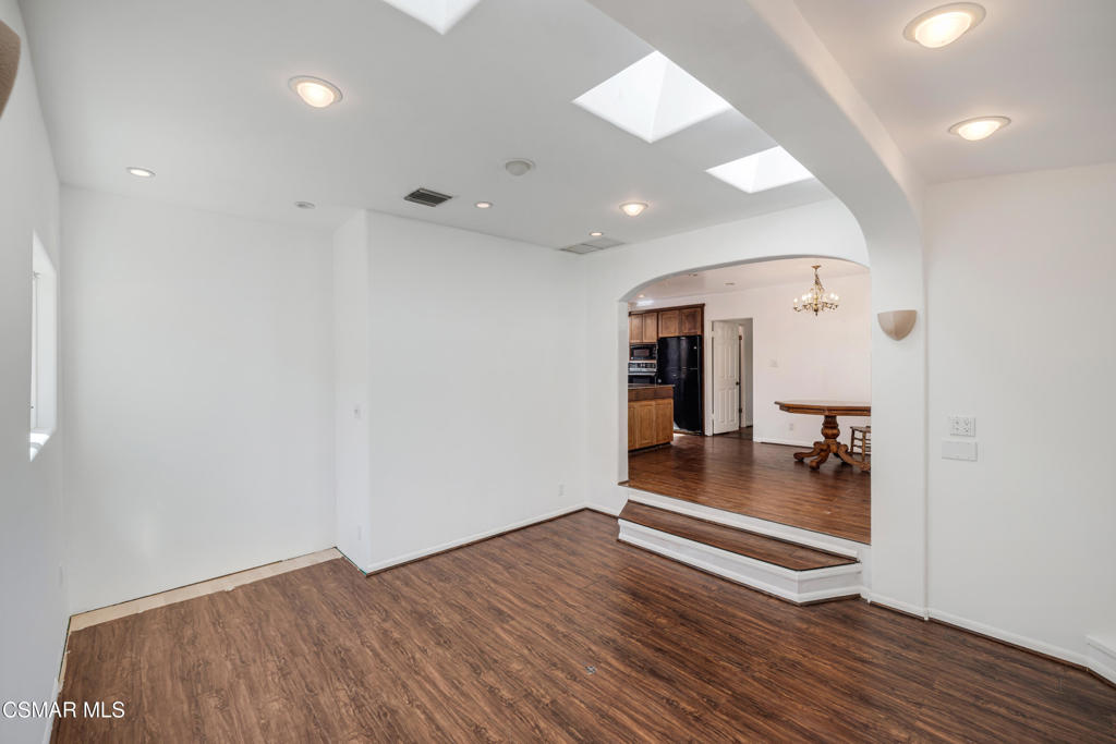 Santa Susana Knolls-166 - 1000832 - Residential