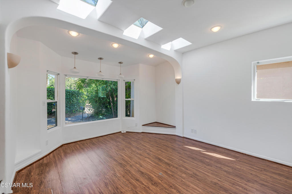 Santa Susana Knolls-166 - 1000832 - Residential