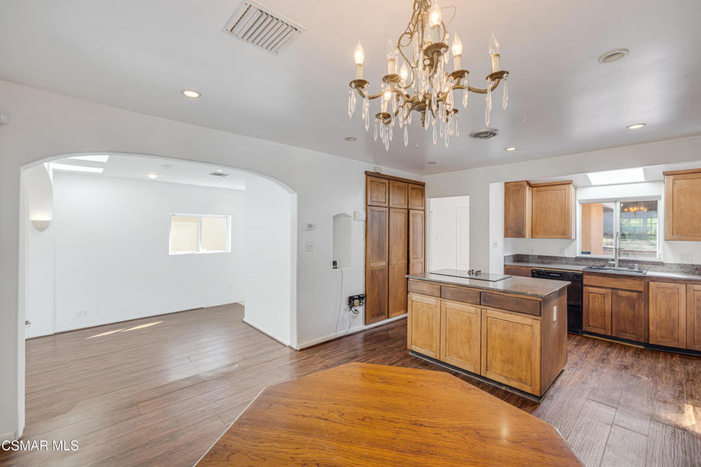 Santa Susana Knolls-166 - 1000832 - Residential