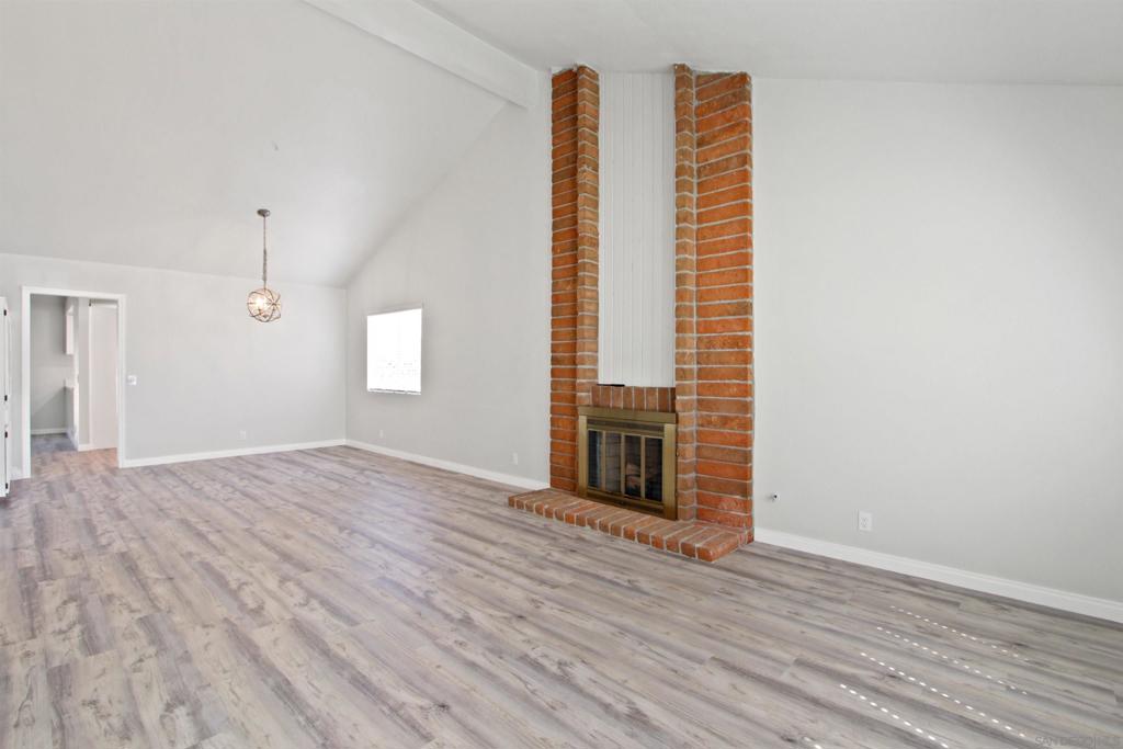 148 N Roth Lane