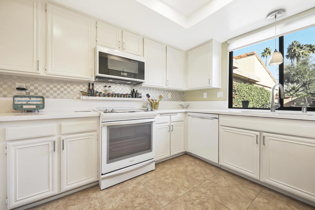 Sunrise C.C. - Residential