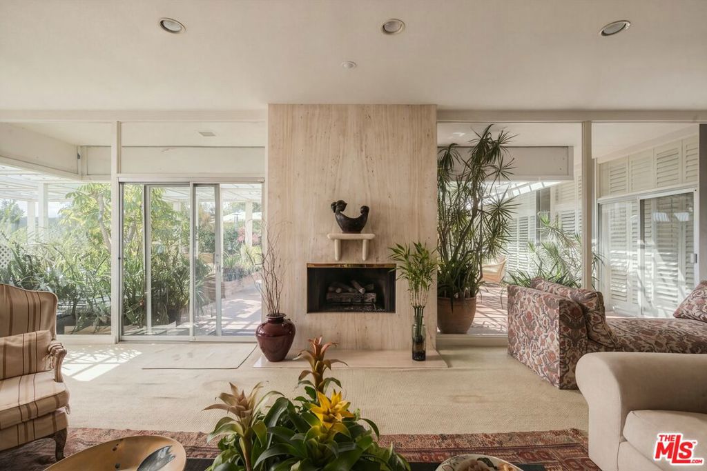 1337 Casiano Road
