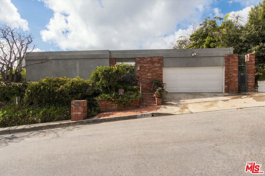 1337 Casiano Road