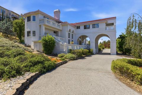 Photo of 7042 Elmsdale Drive, San Jose, CA 95120 (MLS # ML82044499)