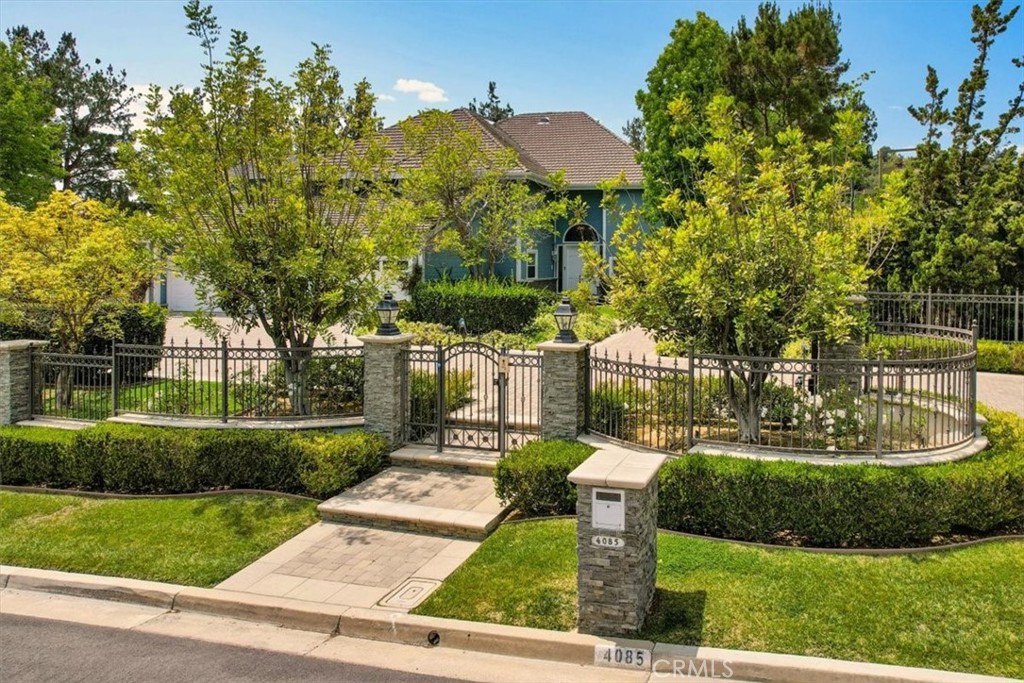 4085 Live Oak Lane
