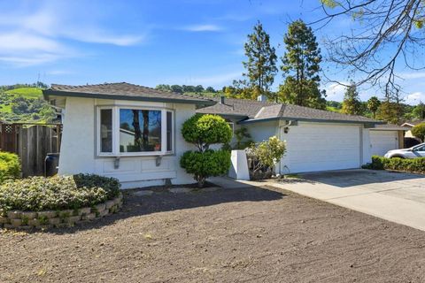 Photo of 6225 Gunter Way, San Jose, CA 95123 (MLS # ML82037977)