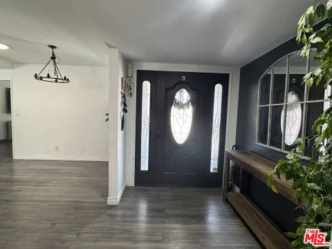 MLS: 26917443
