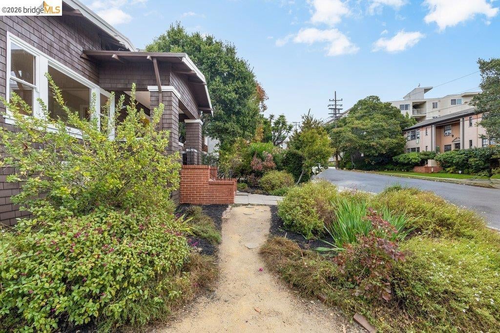 Properties 1 353 Warwick Ave