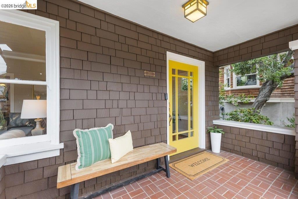 Properties 4 353 Warwick Ave