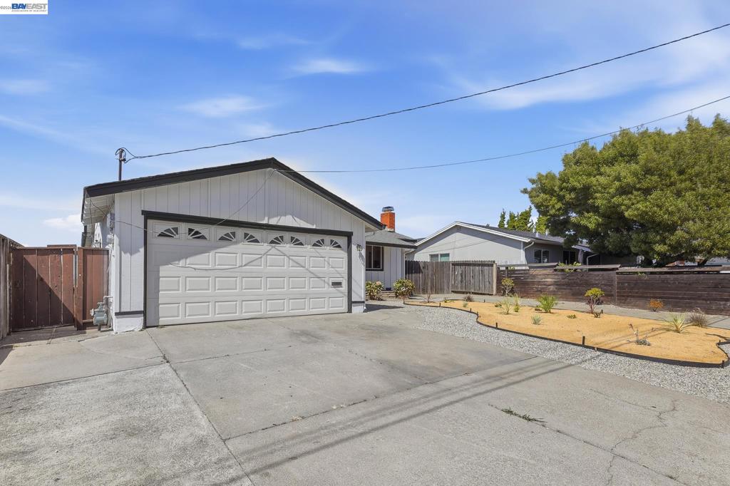 2167 Cypress Ave
