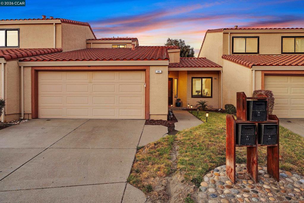35 Sapphire Ct CT