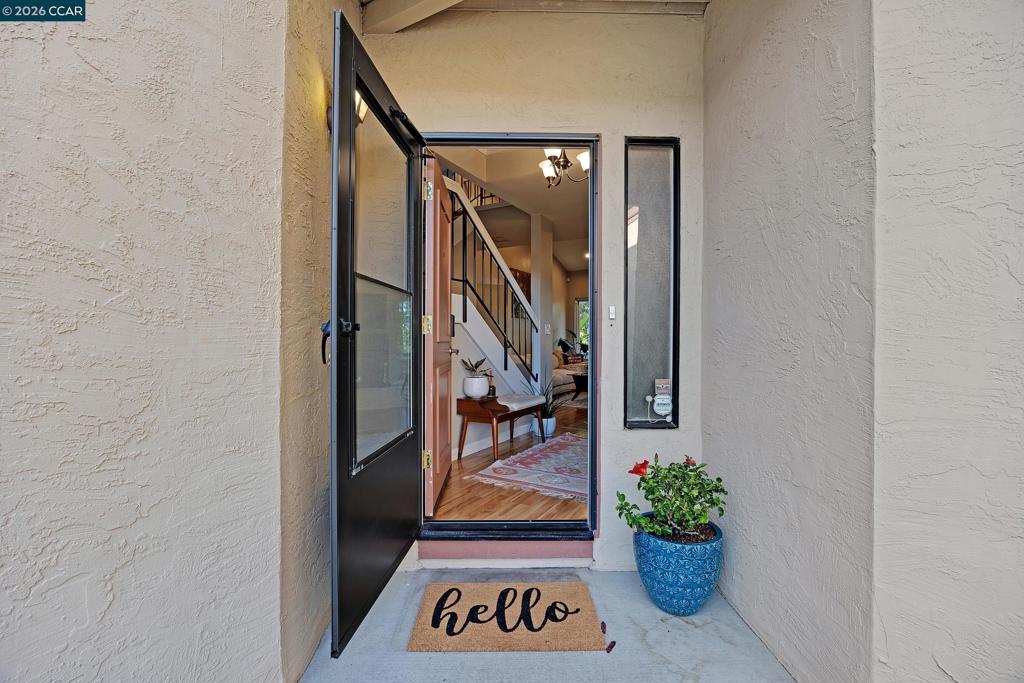 35 Sapphire Ct