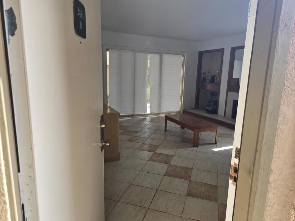 listing image 130726693209045486931