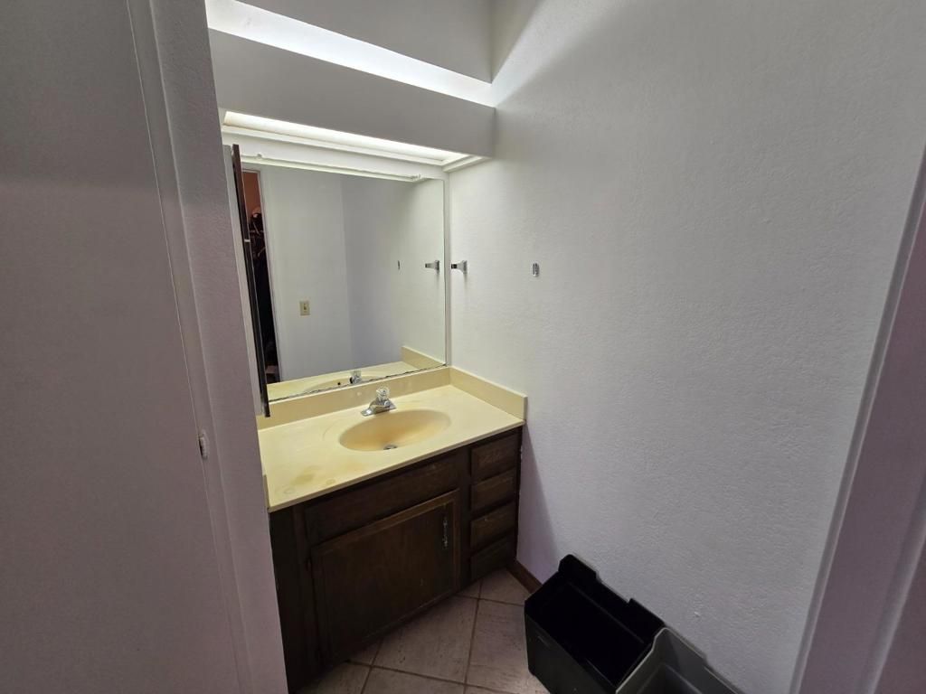listing image 130728269118035317099