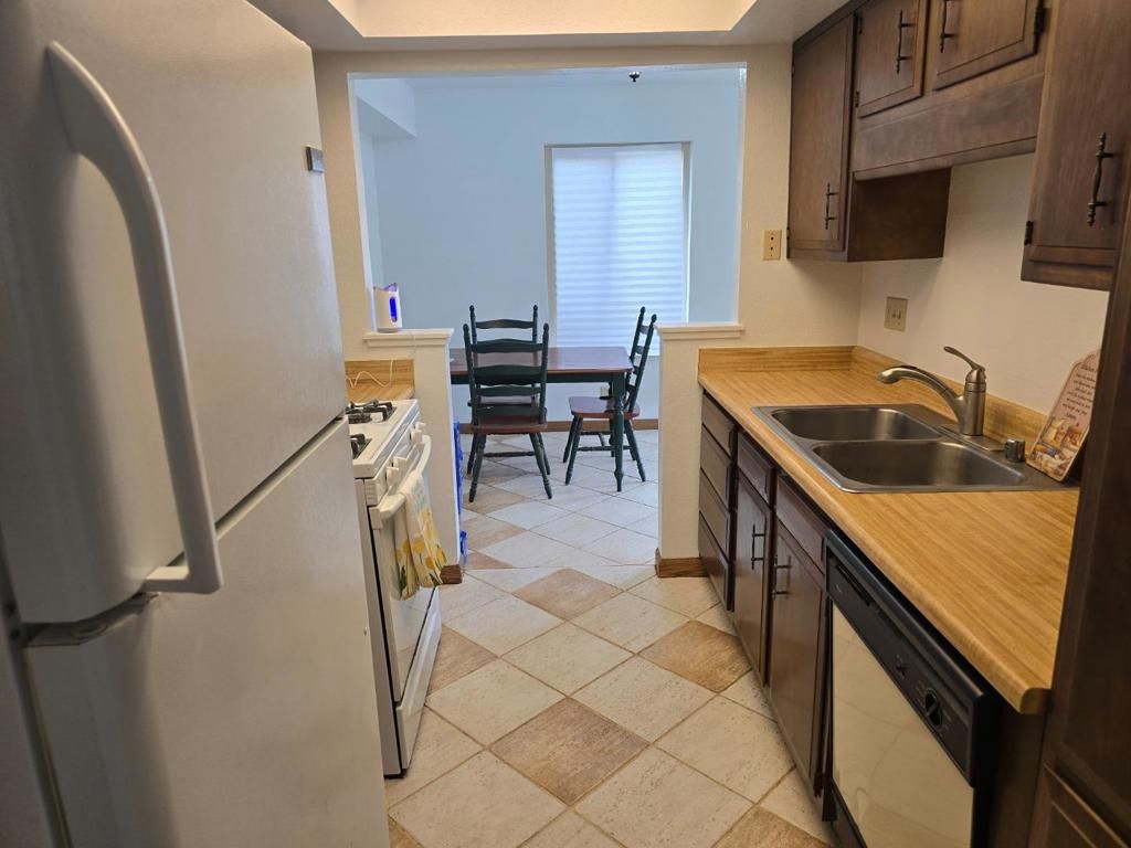 listing image 130724487294927502051
