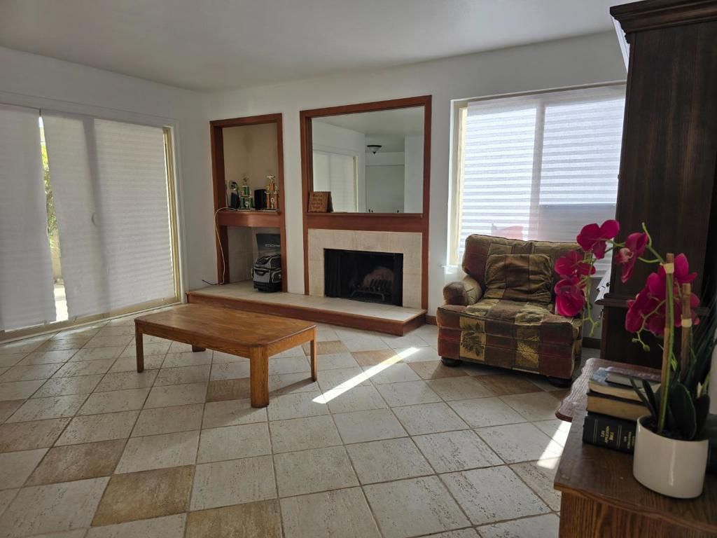 listing image 130729100283581880243