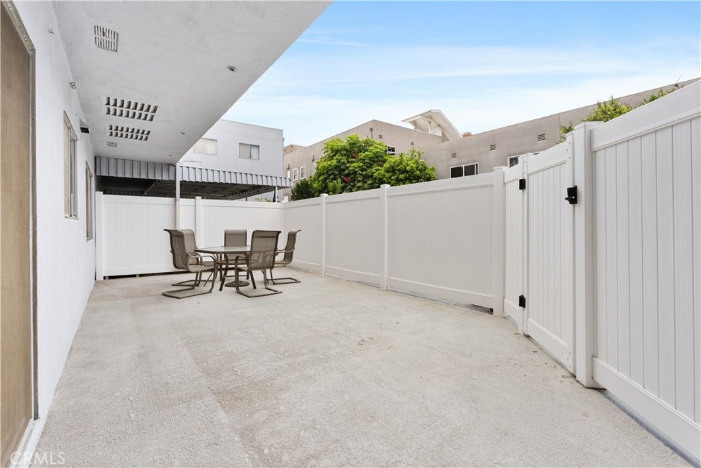 1200 E Ocean 57