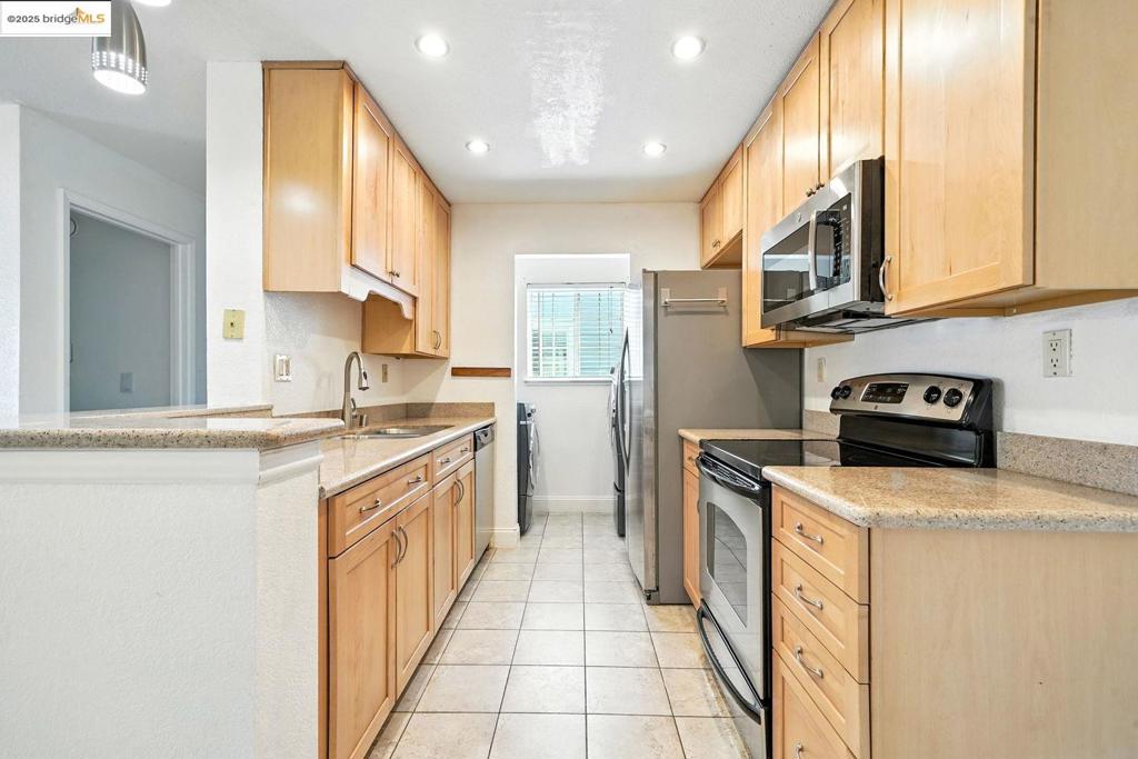 141 Lighthouse DR