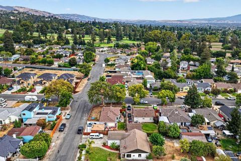 Tiny photo for 765 Tallent Avenue, San Jose, CA 95127 (MLS # ML82027887)