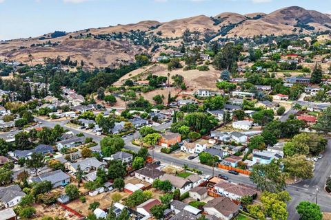 Tiny photo for 765 Tallent Avenue, San Jose, CA 95127 (MLS # ML82027887)