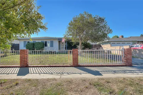 909 W Flora Street, Ontario, CA 91762 - MLS#: CV25254146