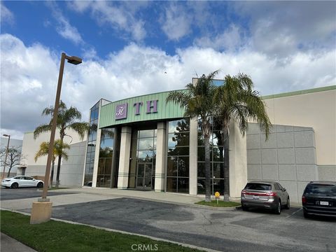 Photo of 1751 Yeager Ave, La Verne, CA 91750 (MLS # AR26002226)