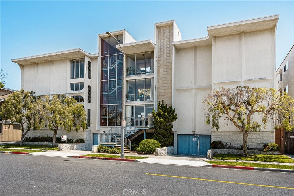 444 Obispo AVE