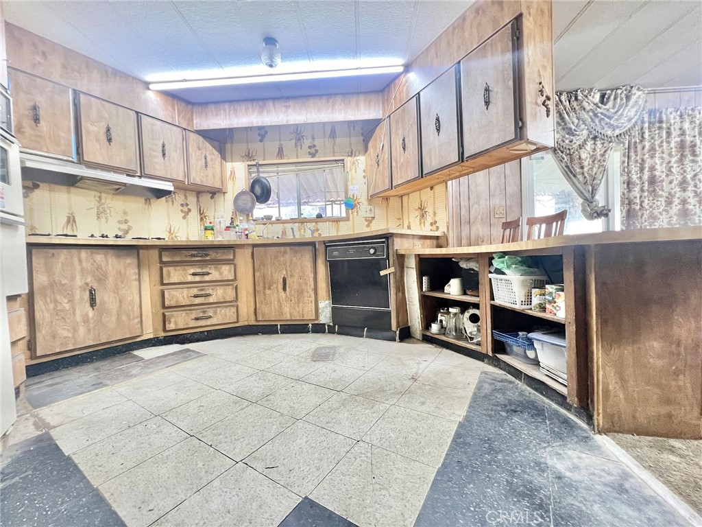 1212 Smith Road
