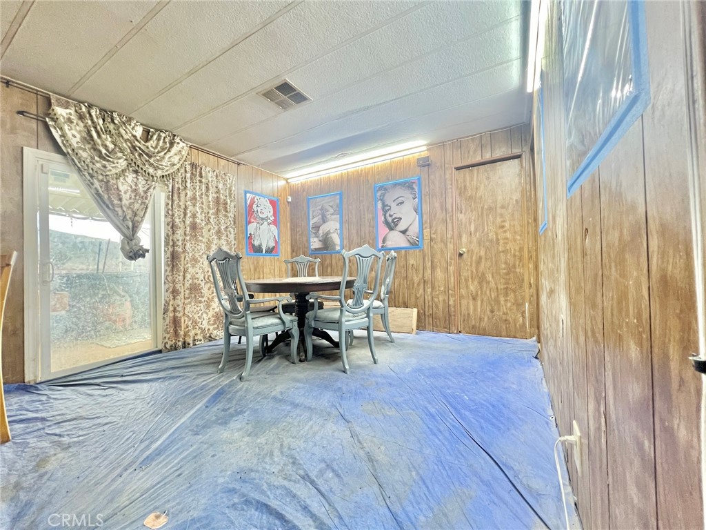1212 Smith Road
