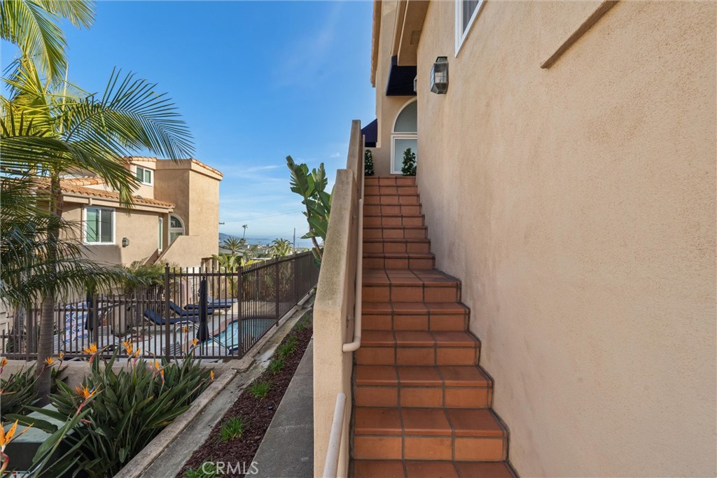 24372 Vista Point Lane