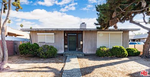 Photo of 1408 251st Street, Harbor City, CA 90710 (MLS # 25599727)