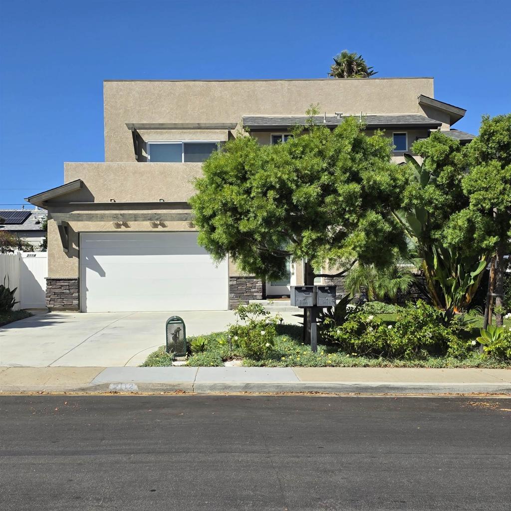 2114 Felspar St
