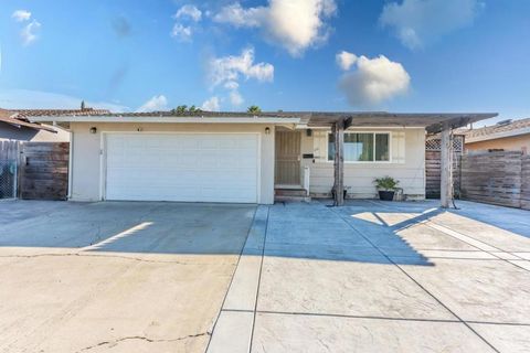 Photo of 434 Mignot Lane, San Jose, CA 95111 (MLS # ML82028950)